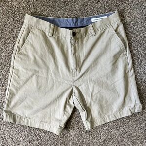 Men's Amazon Essentials Classic Fit Shorts 36